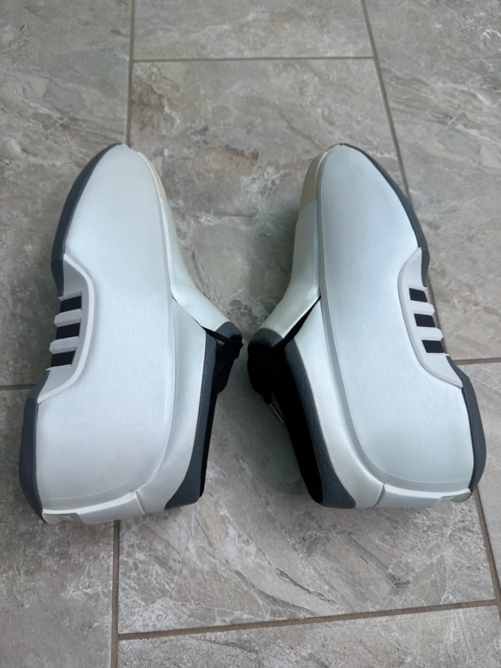 2001 adidas Kobe Two White Men's Sneakers
